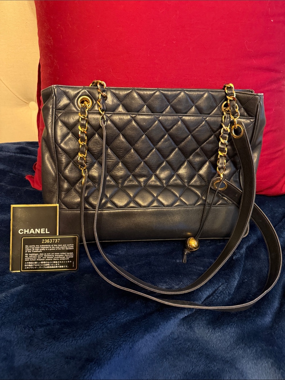 CHANEL Vintage Black Quilted Leather Shoulder Bag with Gold Chain Hardware